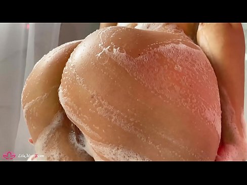 ❤️ Brunette si masturba a figa cù un vibratore per un orgasmu intensu in a doccia ☑ Video sessu à co.naughtyhentai.ru