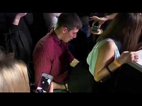 ❤️ Sessu reale in una discoteca russa. Una ragazza russa di 18 anni in l'anu è a vagina scopata in una discoteca ☑ Video sessu à co.naughtyhentai.ru