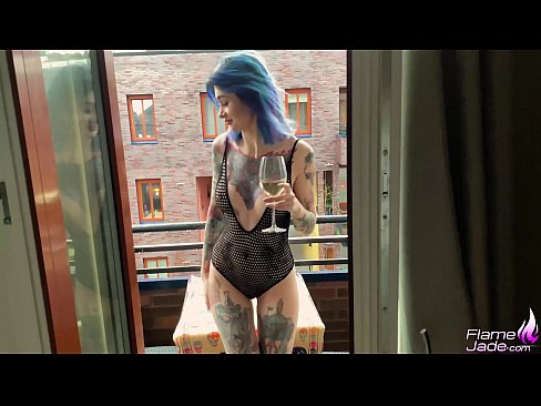 ❤️ Ragazza tremenda chì succhia cù una bocca è cazzo appassionatamente sottu à u celu apertu ☑ Video sessu à co.naughtyhentai.ru